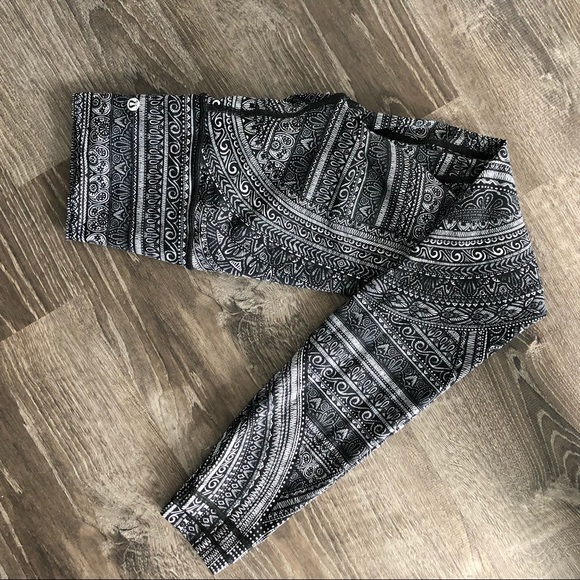 Nwot Lululemon Nulux Aztec Print Wunder 